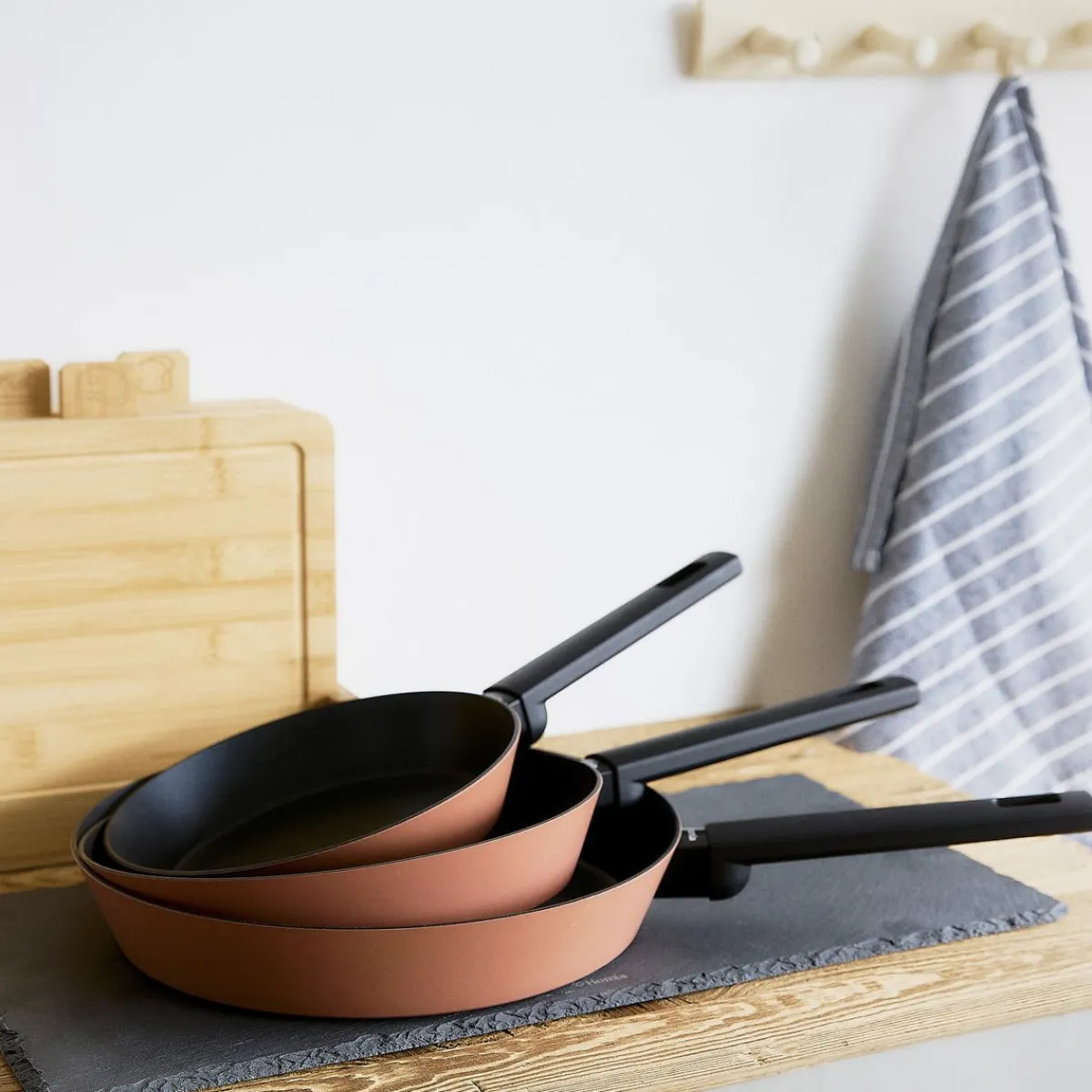 HOMLA Patelnia Timbrell Ceglasta 20 Cm Hot
