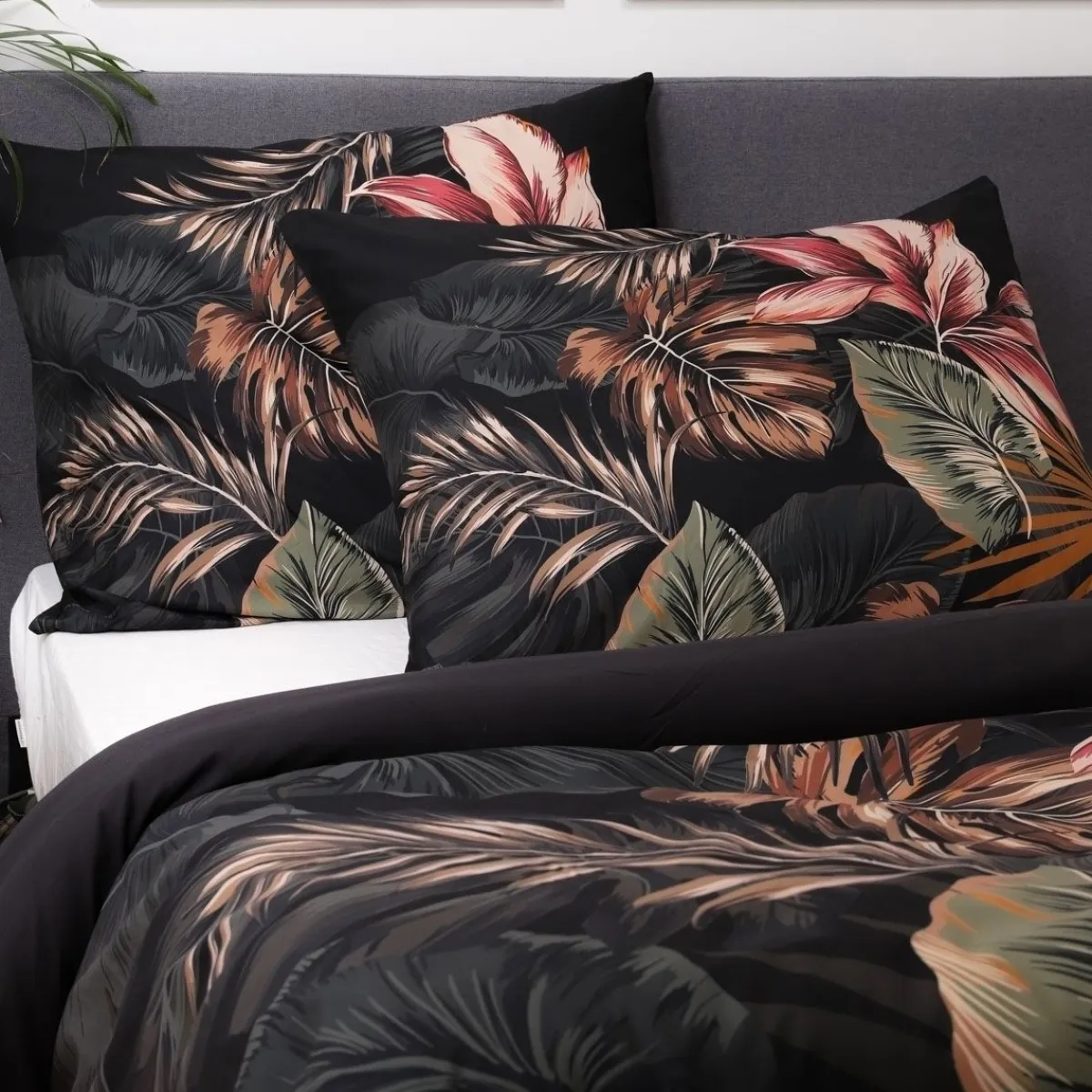 HOMLA Pościel Fonce Z Mikrofibry Czarna W Liscie 160X200 Cm Czarny Clearance
