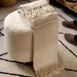 HOMLA Pufa Alda Bezowa W Tkaninie Teddy 50X40X44 Cm Bezowy Clearance