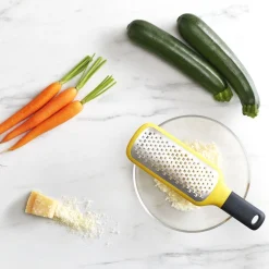 JOSEPH JOSEPH Tarka Grip Grater Na Miske Z Duzymi Oczkami 26,5X7,8 Cm Zolty Hot